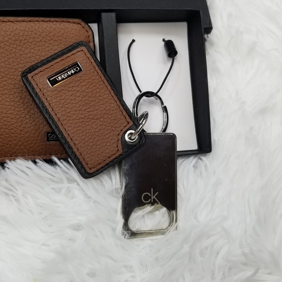 Calvin Klein Micro Pebble Bifold Wallet + Bottle Opener Key Fob - Picture 6 of 6